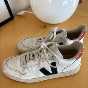 V.90 sneaker - it doesn’t look like they make this specific shoe any more